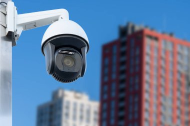 Güvenlik kamerası ya da gözetleme. Yıkılan evlerin arkaplanı