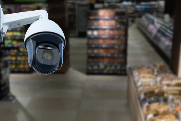 Bezpečnost Kamerového Systému Rozmazané Rozostřené Pozadí Interiéru Supermarketu — Stock fotografie