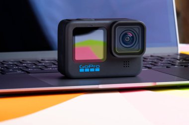 Ukrayna, Kyiv - 25 Kasım 2022: GoPro HERO 11 Siyah Aksiyon Kamerası