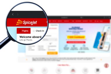 Los Angeles, Kaliforniya, ABD - 8 Martha 2023: Spicejet web sitesinin illüstrasyon editörü. Ekranda görünen Spicejet logosu