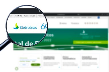 Los Angeles, Kaliforniya, ABD - 8 Martha 2023: Centrais Electricas Brasileiras S A - Eletrobras web sitesinin ana sayfası. Eletrobras logosu