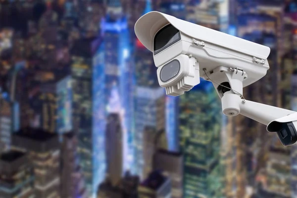 Моніторинг Безпеки Камер Відеоспостереження Тлі Видом Місто Під Сутінкового Час — стокове фото