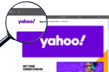 Los Angeles, Kaliforniya, ABD - 11 Mart 2023: Yahoo web sitesi ana sayfası. Yahoo logosu ekranda görünür, İllüstrasyon Editörü