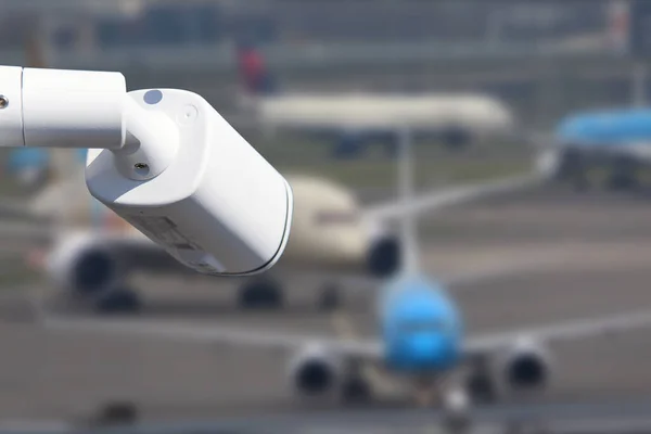 Caméra Vidéosurveillance Surveillance Fonctionnant Dans Port Aérien — Photo