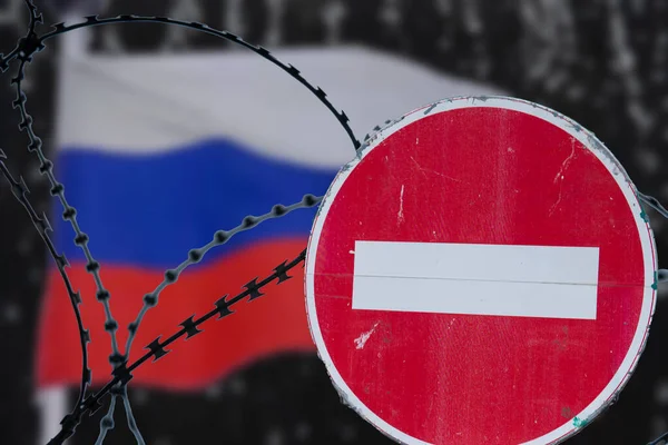 Alambre Púas Sobre Fondo Bandera Rusia Sanciones Contra Rusia — Foto de Stock