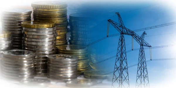电价背景 家庭支出增加 电线杆和现金 电力消耗背景 硬币堆积起来了 生活费 电力供应业 — 图库照片