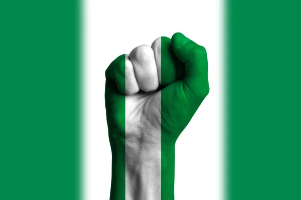 Χέρι Χέρι Γροθιά Της Σημαίας Nigeria Ζωγραφισμένα Κοντινό Πλάνο — Φωτογραφία Αρχείου