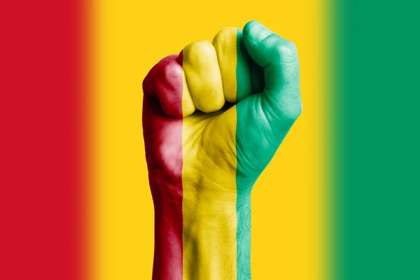 Мужской Кулак Флага Гвинеи Раскрашен Крупный План — стоковое фото