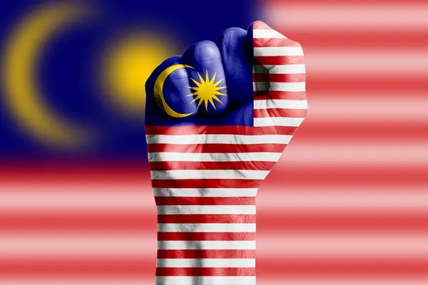Malovaná Mužská Pěst Vlajky Malaysia Detailní Záběr — Stock fotografie