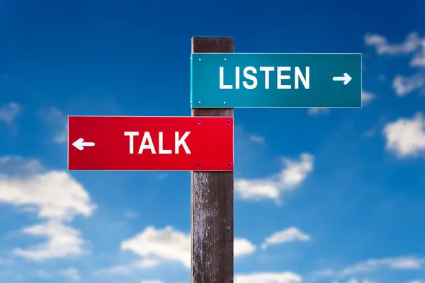 Escuchar Hablar Señal Tráfico Con Dos Opciones — Foto de Stock