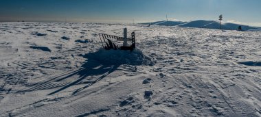 Slovakya 'da Velka Fatra dağlarında Ploska tepesinde güzel bir kış günü