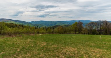 Beskid Slaski dağlarındaki Cieslar tepesinden Polonya 'daki Czech sınırlarına bakın.