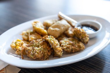 Popüler Geleneksel Endonezya Aperatifi Gorengan