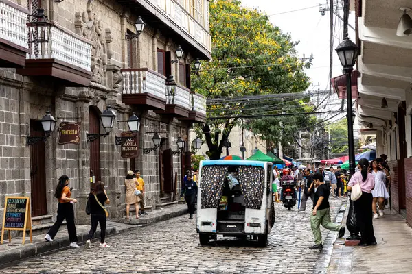 Mart 2024 Paskalya Manila Filipinler Boyunca Intramuros Sokaklarında Insanlar Stok Fotoğraf