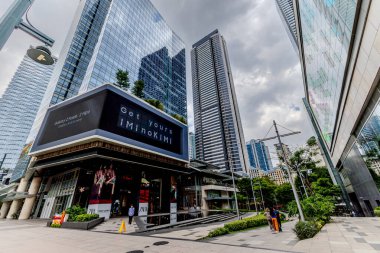 22 Ağustos 2024 Perşembe sabahı Fort Bonifacio Global City, Metro Manila, Filipinler 'de sokak sahnesi