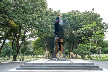 Filipinler Ulusal Mezarlığı 'ndaki Kore Savaş Anıt Sütunları Libingan ng mga bayani, Taguig Şehri, Metro Manila, Filipinler