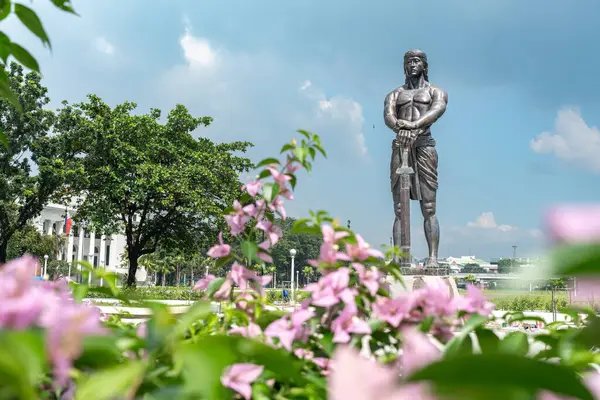 Filipin kahramanı Lapu-Lapu 'nun Rizal Park, Manila, Filipinlerdeki heykeli
