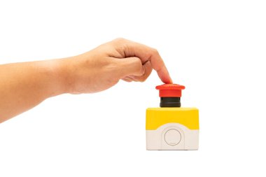 Düğmeyi Durdur ve İşçi Eli basmak üzere. Acil stop düğmesi. Büyük Kırmızı acil durum düğmesi ya da elle basmak için dur düğmesi. beyaz arkaplanda izole.