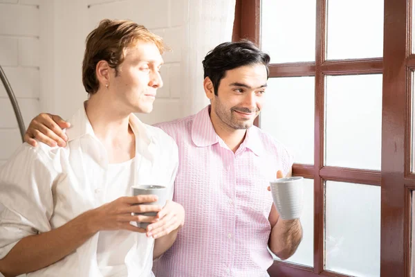 Couple Gay Lgbt Tenant Une Tasse Café Couple Hommes Gays — Photo