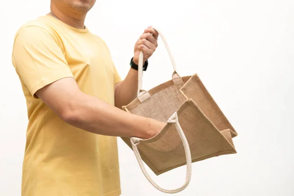 Mężczyzna Trzymający Torbę Jutą Lub Worek Białym Tle Torba Zakupy — Zdjęcie stockowe