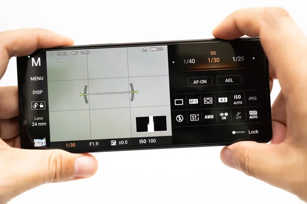 Bir Sony Xperia Işaret Sony Xperia Kamera Uygulamasını Kullanmak Için — Stok fotoğraf