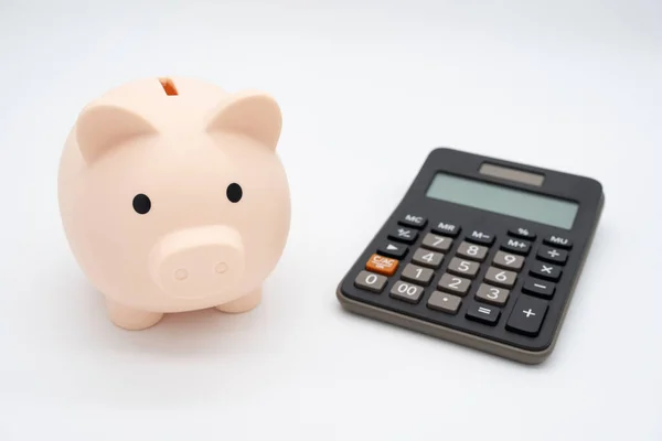 Sparschwein Mit Taschenrechner Auf Isoliertem Hintergrund Geld Sparen Und Finanzmanagement — Stockfoto