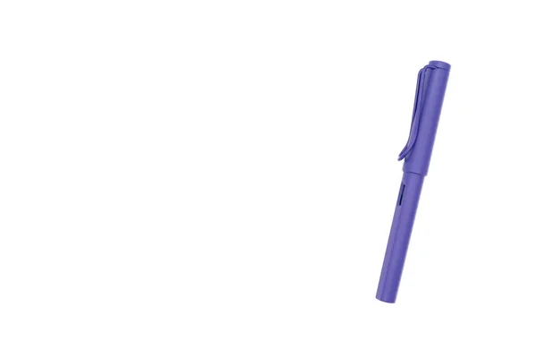 紫色钢笔在白色背景上与剪枝路径隔离 复制空间 — 图库照片