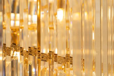 Avizeye kristal yakın plan. Lüks kristal avize. Soyut arkaplan. 