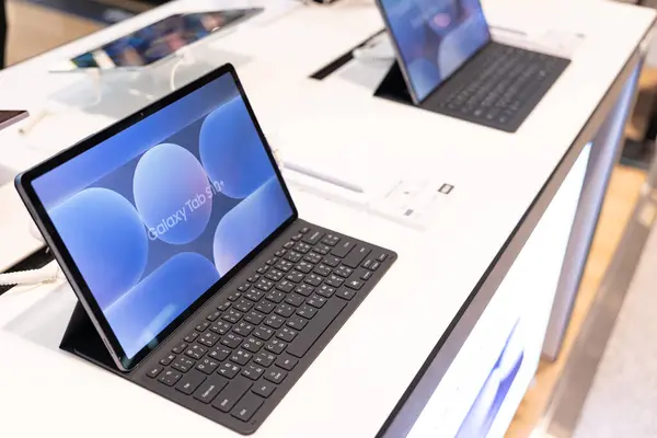 Bangkok Tayland nov 7 2024 Samsung Galaxy Tab S9 ultra 5G. Demo tanıtım tanıtımı mağazada. Modern cep telefonu teknolojisi kavramı