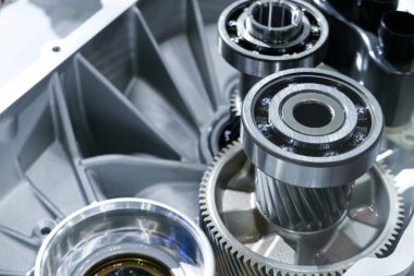 EV arabasında vites takımı. Rulmanlar. Elektrik motoru için yeni konum.