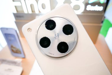 Hasselblad ile birlikte geliştirilmiş X8 Pro Bul.