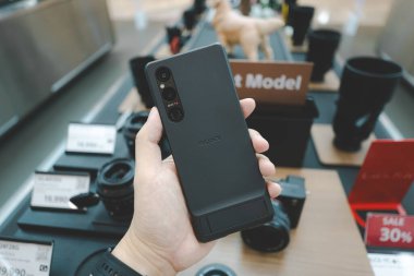 Sony Store Siyam Paragon 'daki Sony' den Sony Xperia 1V ile el ele tutuşmalar..