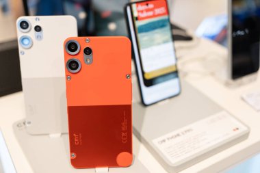 Yeni Smartphone No Telefon 2 Pro