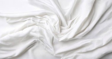 Dalgalı bir şekilde sergilenen temiz beyaz kumaş. Afişler, posterler ve duvar kağıtları için en iyi illüstratör fotoğrafları.