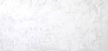 Parlayan bir arka planda beyaz boyanın sakin bir tasviri.