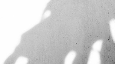 Kaba beyaz kumaş, sert bir yapısı var. Pürüzsüz arkaplan ve şaşırtıcı detaylara sahip kaliteli desenli duvar.