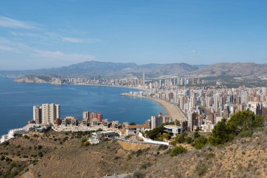Benidorm kıyı şehrinin panoramisi