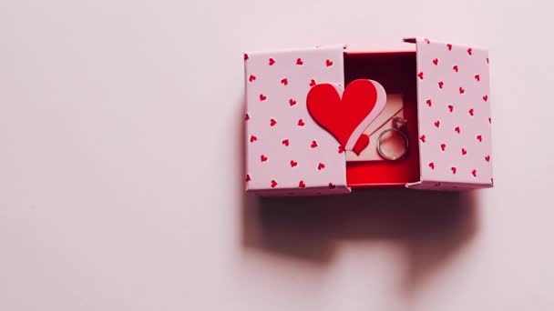Obrączki Różowym Pudełku Biżuteria Dla Małżeństwa — Wideo stockowe