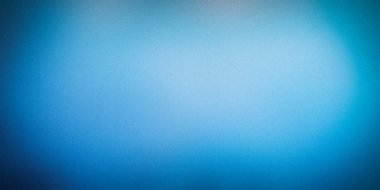 Açık mavi eğimli arkaplan, daha koyu tonlardan daha açık tonlara yumuşak geçiş yapıyor. Web tasarımı, sunumlar, dijital sanat ve yaratıcı projeler için ideal