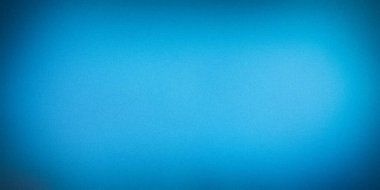 Parlak mavi gradyan, modern tasarımlar, dijital sanat ve sunumlar için ideal. Bu eğilim herhangi bir projeye taze, temiz ve çağdaş bir görünüm kazandırır.