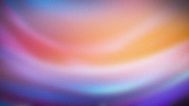 Turuncu, pembe, mor ve mavi renklerin yumuşak geçişleriyle soyut bir gradyan, arka plan, duvar kağıtları ve yaratıcı tasarımlar için mükemmel kumlu bir dokuya sahip.