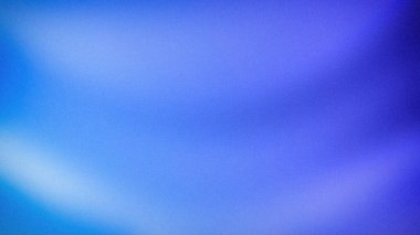 Yumuşak mavi ve menekşe renklerini narin bir dokuya sahip soyut bir gradyan. 4K arkaplan, duvar kağıtları ve zarif tasarımlar için ideal