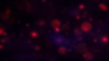 Zengin kırmızı ve mor renklere sahip koyu soyut arkaplan, kumlu bir doku ve yumuşak bokeh renkleriyle harmanlanmış, atmosferik ve sanatsal tasarımlar için ideal.