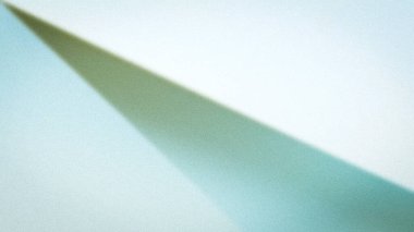 Yumuşak, açısal bir gölgeyle beyaz ve deniz mavisi renklerinin ince bir gradyan karışımı, minimalist arka plan ve modern tasarımlar için ideal, kumlu bir doku yaratıyor.