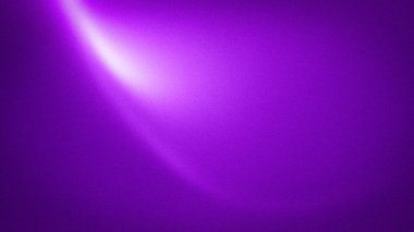 Pürüzsüz bir karışım ve kumlu dokuya sahip parlak mor tonlarda 4K gradyan, duvar kağıtları, afişler, şablonlar ve yaratıcı tasarımlar için idealdir.
