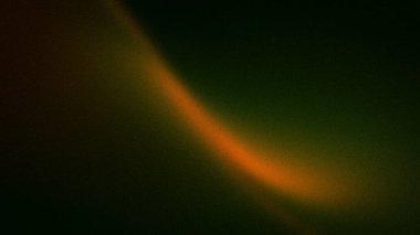 Koyu yeşil ve turuncu renklere sahip soyut 4K arka plan, kumlu bir doku ve turuncu ışığın canlı çapraz çizgisi içeriyor. Duvar kağıtları, afişler ve yaratıcı tasarımlar için ideal