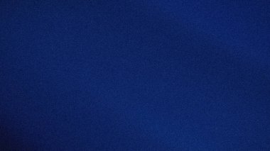 Pürüzsüz kumlu dokuya sahip zengin, koyu mavi renklere sahip soyut 4K gradyan arka plan. Duvar kağıtları, afişler ve profesyonel arkaplanlar için mükemmel.