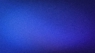 Pürüzsüz mavi ve kraliyet moru geçişleriyle derin 4K soyut eğimine sahip, kumlu bir dokusu var.