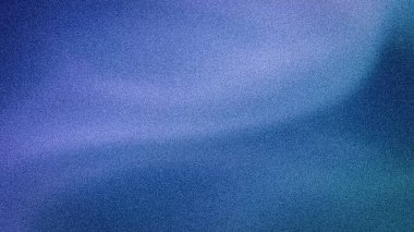 Yumuşak mavi ve mor renkli yumuşak bir gradyan ile pürüzsüz, modern soyut bir arka plan, şık bir görünüm için ince taneli dokuyla tamamlanmış.