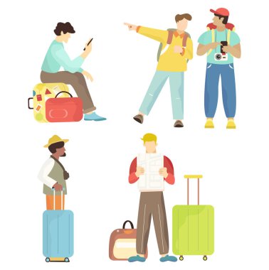Turist karakterleri. Genç çift aile, sırt çantaları ve çantalar, bavullar ile seyahat eden turistler. Yaz tatili insanlar vektör izole. Yaz turist karakteri, kadın ve erkek İllüstrasyon